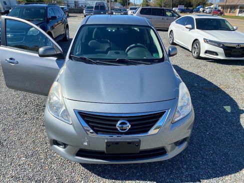 Used 2014 Nissan Versa SL image 2