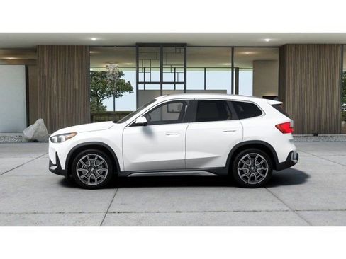 New 2026 BMW X1 xDrive28i w/ Convenience Package AWD/4WD image 4
