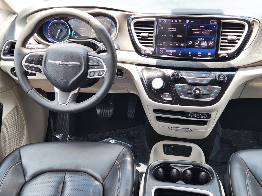 Used 2023 Chrysler Pacifica Touring-L FWD image 26