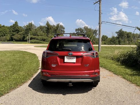Used 2017 Toyota RAV4 Limited AWD/4WD image 4