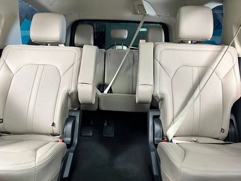 Used 2024 Ford Expedition Limited RWD image 18