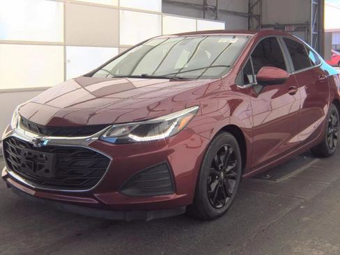 Used 2019 Chevrolet Cruze LT FWD image 4