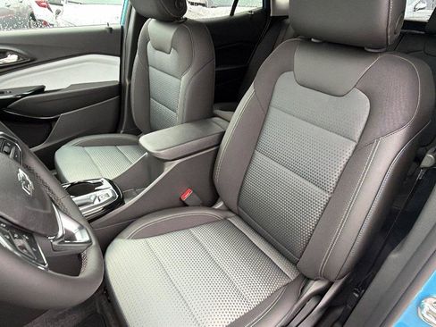 New 2026 Chevrolet Trax LT w/ Driver Confidence Package FWD image 4