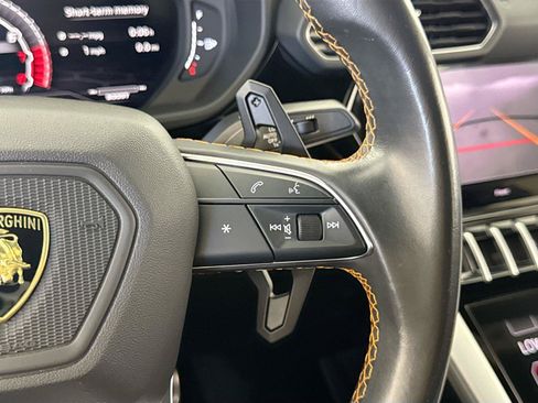 Used 2020 Lamborghini Urus AWD/4WD image 23