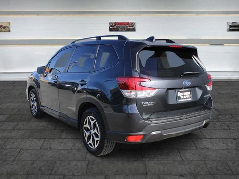 Used 2019 Subaru Forester Premium AWD/4WD image 5