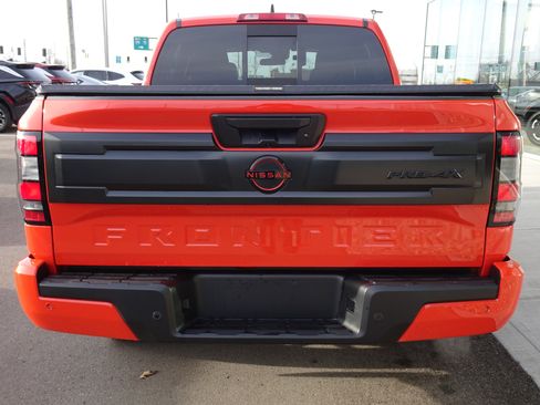 Used 2025 Nissan Frontier PRO-4X image 5
