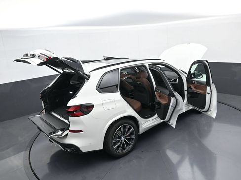 New 2026 BMW X5 xDrive50e w/ M Sport Package AWD/4WD image 44