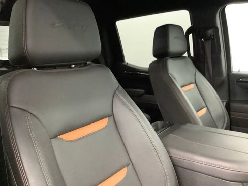 Used 2023 GMC Sierra 1500 AT4 w/ Technology Package AWD/4WD image 28