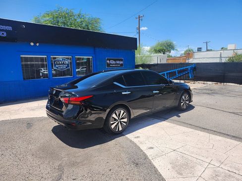 Used 2019 Nissan Altima 2.5 SV FWD image 10