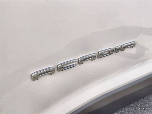 Certified 2021 GMC Acadia SLT w/ Preferred Package image 32