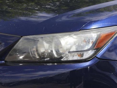 Used 2011 Scion tC FWD image 10