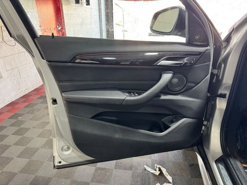 Used 2019 BMW X1 xDrive28i w/ Convenience Package image 8