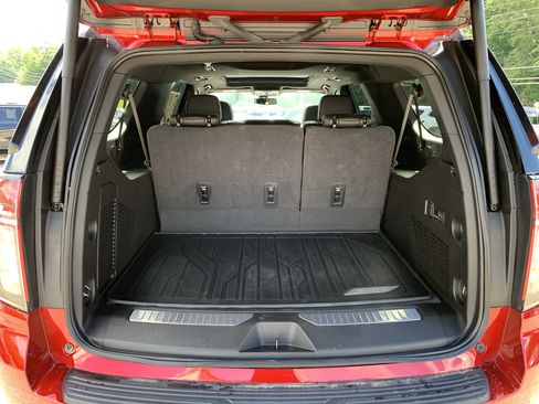 Used 2024 Chevrolet Suburban RST w/ Luxury Package RWD image 30