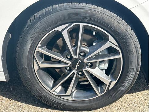 Used 2022 Kia Forte LXS w/ LXS Technology Package image 10