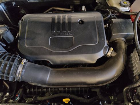 Used 2025 Chevrolet Blazer LT FWD image 30