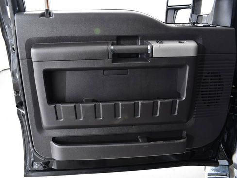 Used 2015 Ford F250 Lariat w/ Chrome Package image 24