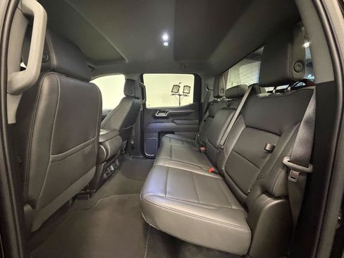 Used 2025 GMC Sierra 1500 SLT AWD/4WD image 25