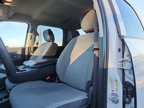 Used 2022 RAM 1500 Classic SLT image 18