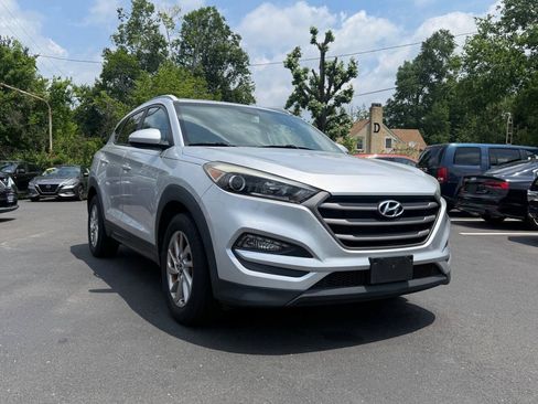 Used 2016 Hyundai Tucson SE w/ Option Group 02 AWD/4WD image 1