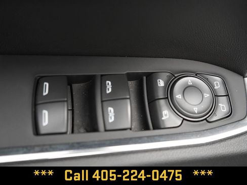 Used 2025 GMC Sierra 1500 SLT AWD/4WD image 33