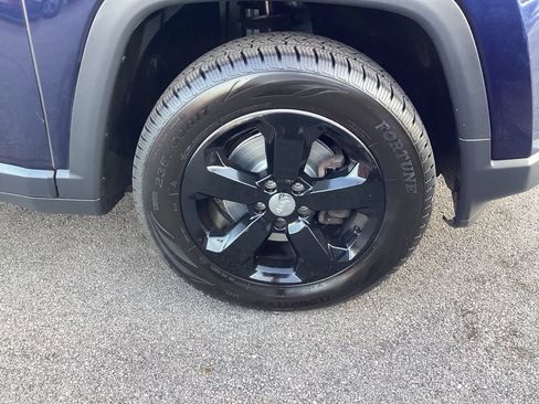 Used 2018 Jeep Compass Latitude w/ Cold Weather Group AWD/4WD image 27