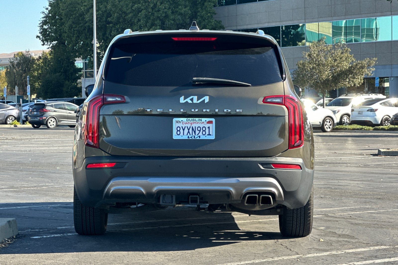 Used 2022 Kia Telluride SX w/ Towing Package FWD image 5