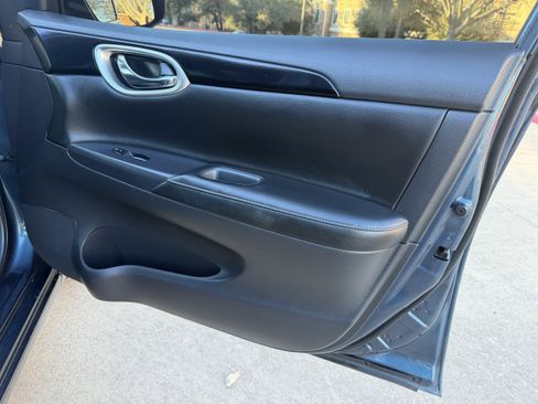 Used 2016 Nissan Sentra SL image 9