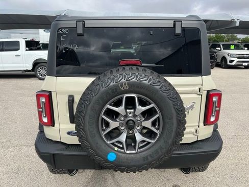 New 2025 Ford Bronco Badlands image 7