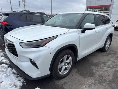 Used 2023 Toyota Highlander LE