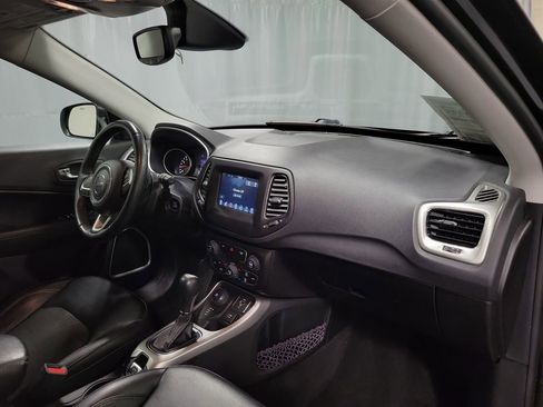 Used 2018 Jeep Compass Latitude w/ Popular Equipment Group AWD/4WD image 27