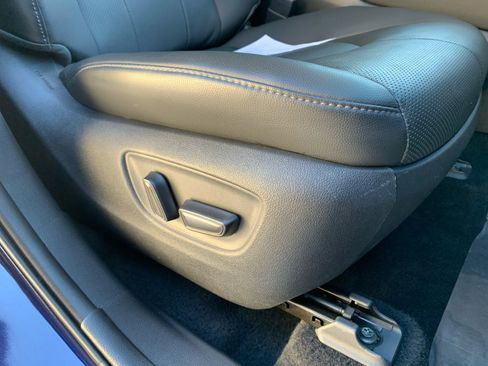 Used 2021 Toyota Highlander Limited image 30