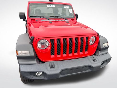 Used 2022 Jeep Wrangler Sport AWD/4WD image 3