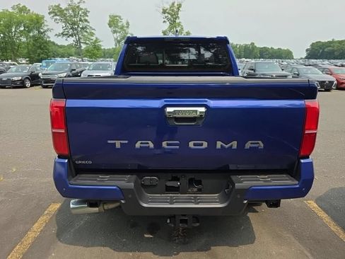 Used 2025 Toyota Tacoma Limited AWD/4WD image 5