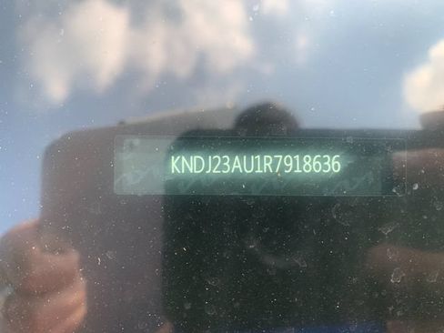 Used 2024 Kia Soul S FWD image 8