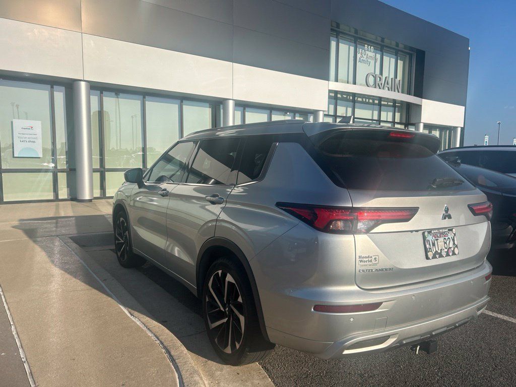 Used 2022 Mitsubishi Outlander SEL AWD/4WD image 2