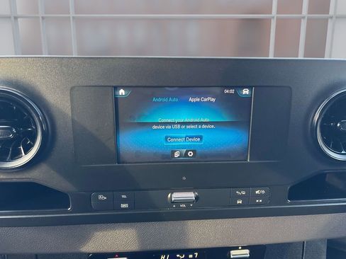 Used 2022 Mercedes-Benz Sprinter 4500 image 26