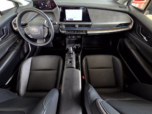 Used 2026 Toyota Prius XLE FWD image 9