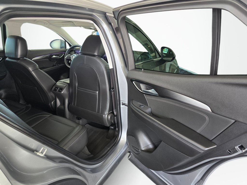 Used 2024 Buick Envision Preferred AWD/4WD image 39