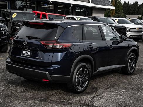 Used 2024 Nissan Rogue SV AWD/4WD image 11