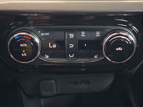 Used 2025 Chevrolet Trax ACTIV w/ Driver Confidence Package FWD image 26