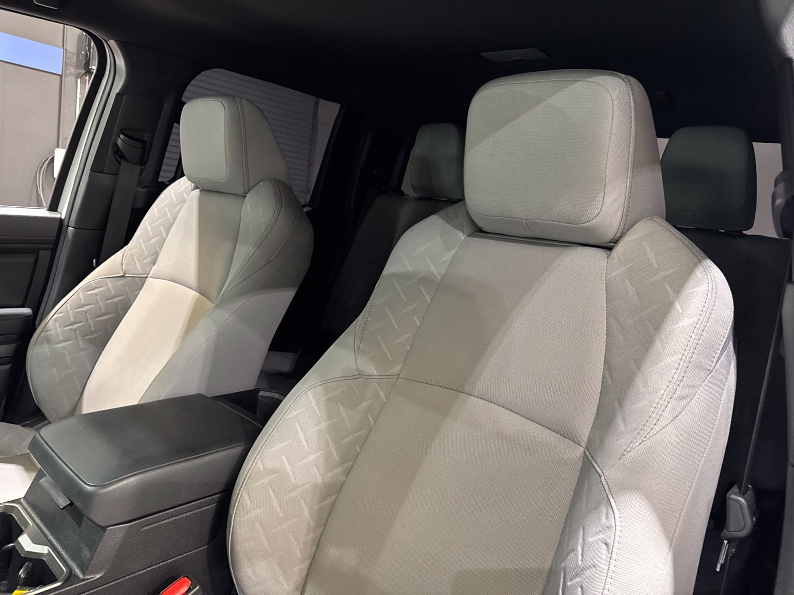 Used 2025 Toyota Tacoma SR5 AWD/4WD image 19