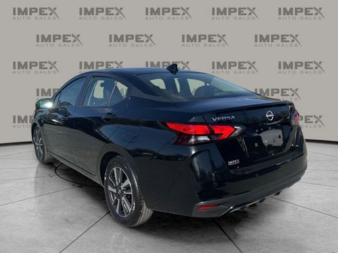 Used 2025 Nissan Versa SV image 3