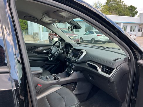 Used 2024 GMC Terrain SLT AWD/4WD image 12