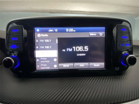 Used 2021 Hyundai Tucson SE w/ Cargo Package image 16