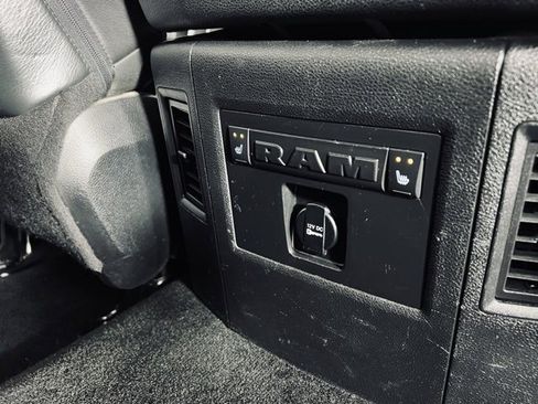 Used 2014 RAM 3500 Laramie Longhorn image 17