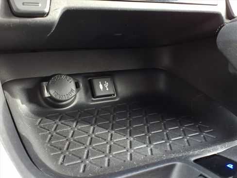 Used 2019 Toyota RAV4 LE image 21