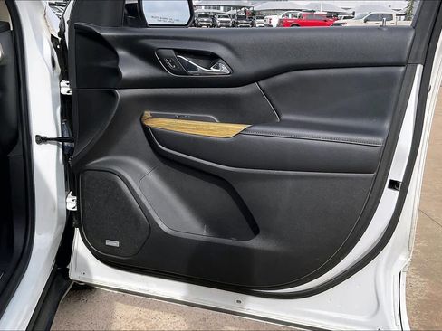 Used 2018 GMC Acadia Denali image 22