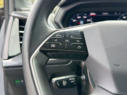 Used 2023 Audi Q4 e-tron Prestige image 38