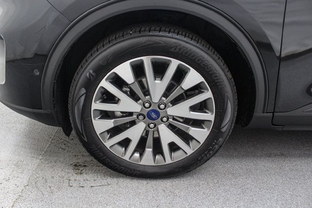 Certified 2020 Ford Escape Titanium w/ Titanium Premium Package 2.0 AWD/4WD image 8