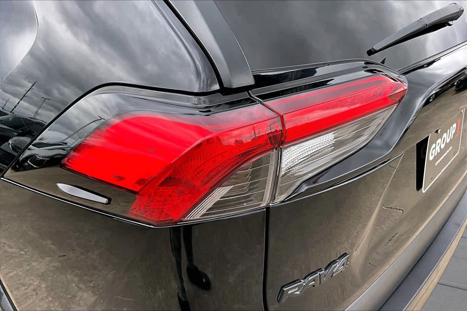 Used 2022 Toyota RAV4 LE FWD image 28